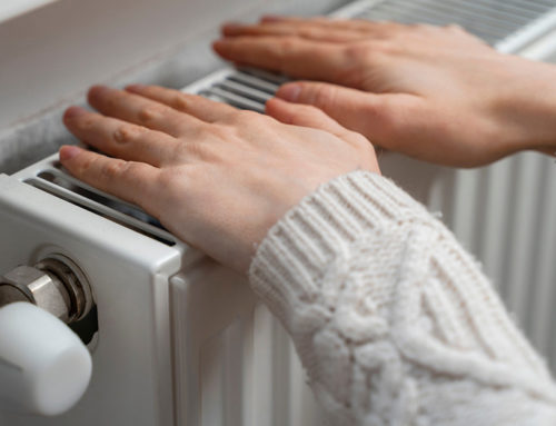STAČÍ sa držať zopár jednoduchých tipov! Ako dostať viac tepla z RADIÁTOROV bez otočenia termostatu?!
